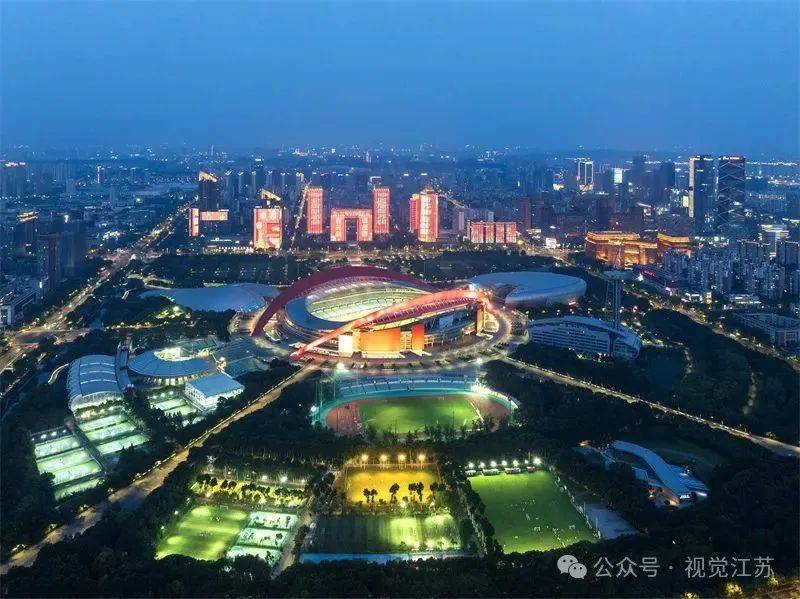 “苏超”e起拍｜人与城，燃情“苏超”