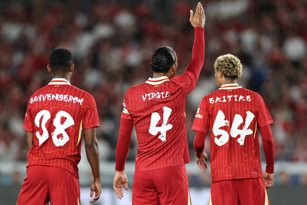 猜猜谁是英超冠军？拿下双榜一的红军无缘，曼城与蓝军才是真龙