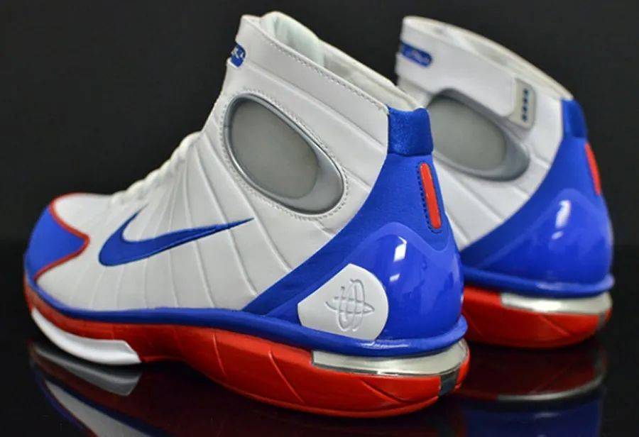 科比「Huarache 2K4」明年回归！是超人气配色！