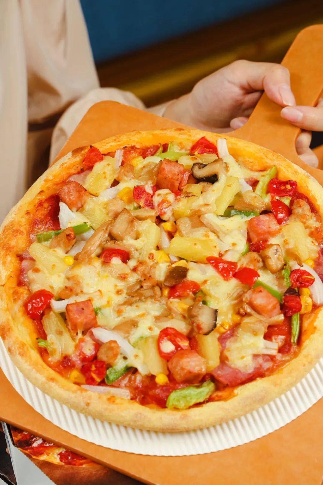 比萨星人速冲！达美乐比萨限时买一送一*，美味加倍享！