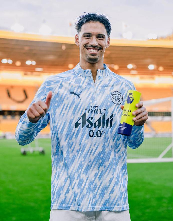 英超首轮豪门队喜忧参半，曼城4-0狼队领跑，配合默契不足是隐患