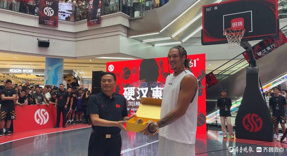 361°德州超品一店盛大开业 NBA球星阿隆・戈登亲临剪彩