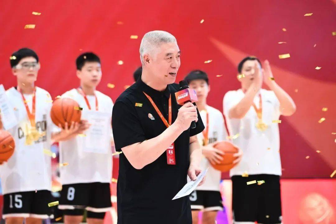 小篮球总决赛绽放鹭岛 是谁为全国百万少年筑起篮球梦
